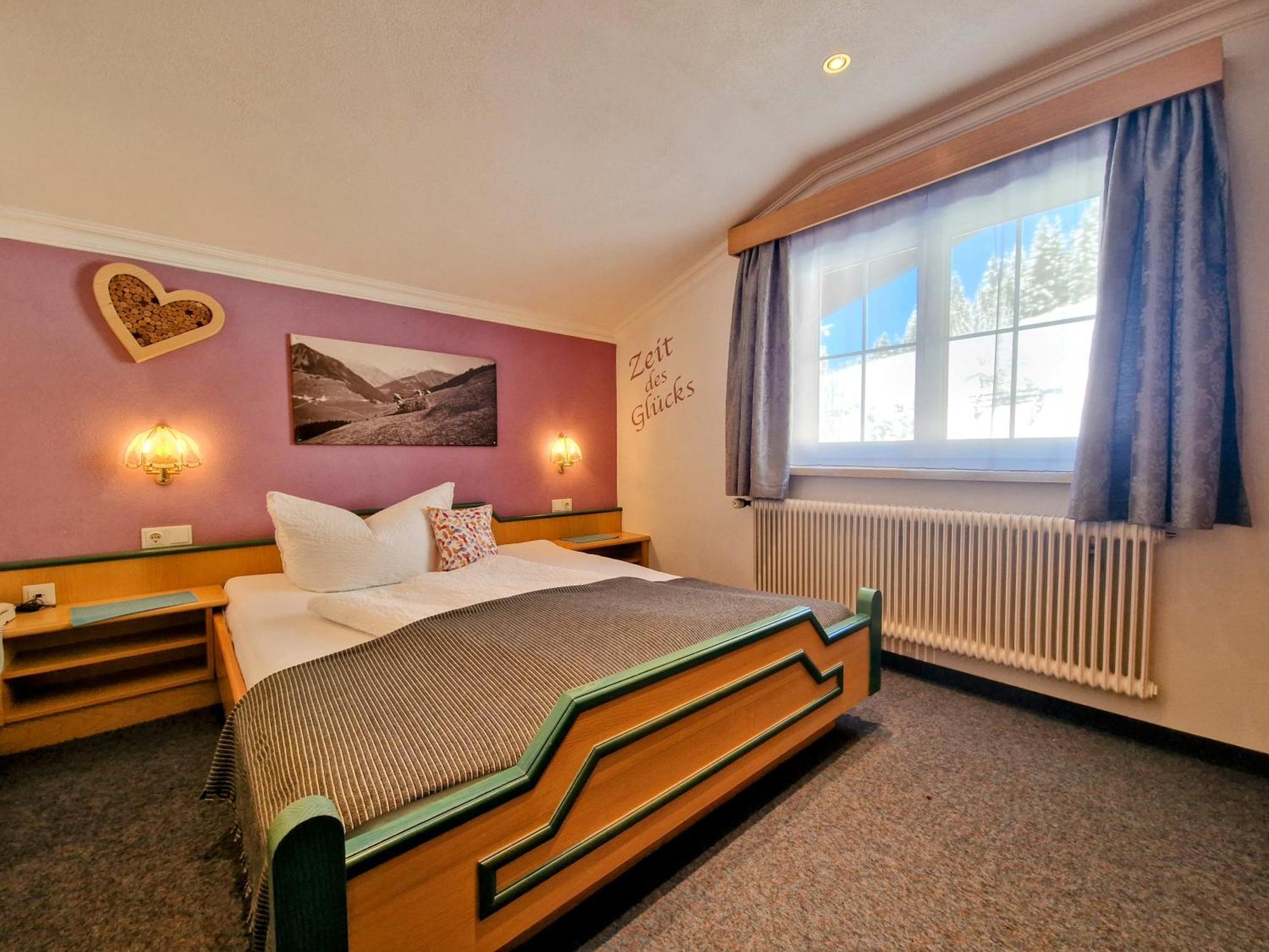 Berghotel Almrausch Berwang Rom bilde
